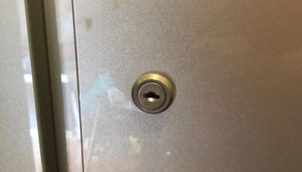 Open jammed lock In Toh Tuck Road MY Locksmith Singapore