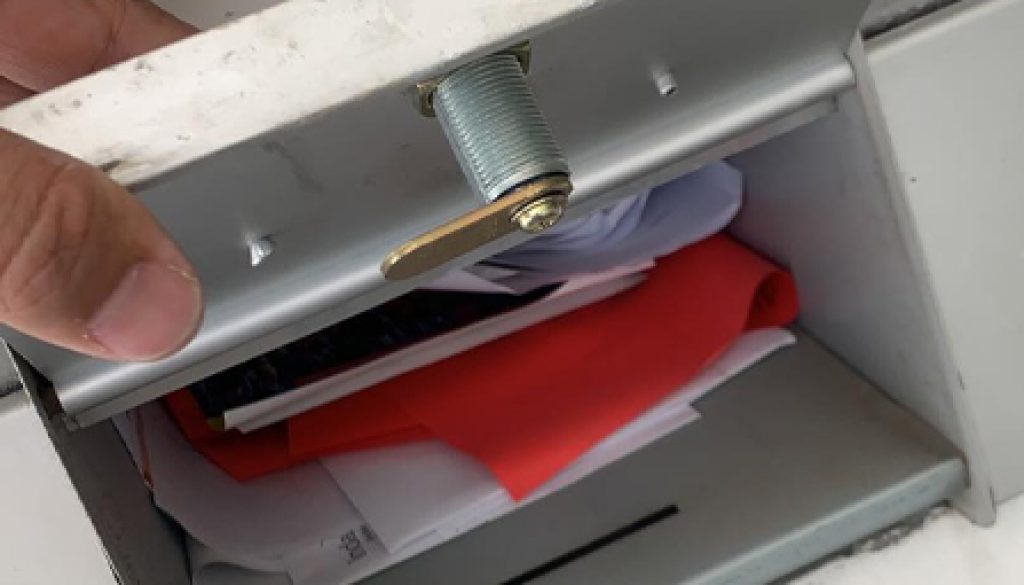Open and change mailbox lock in Punggol MY Locksmith Singapore
