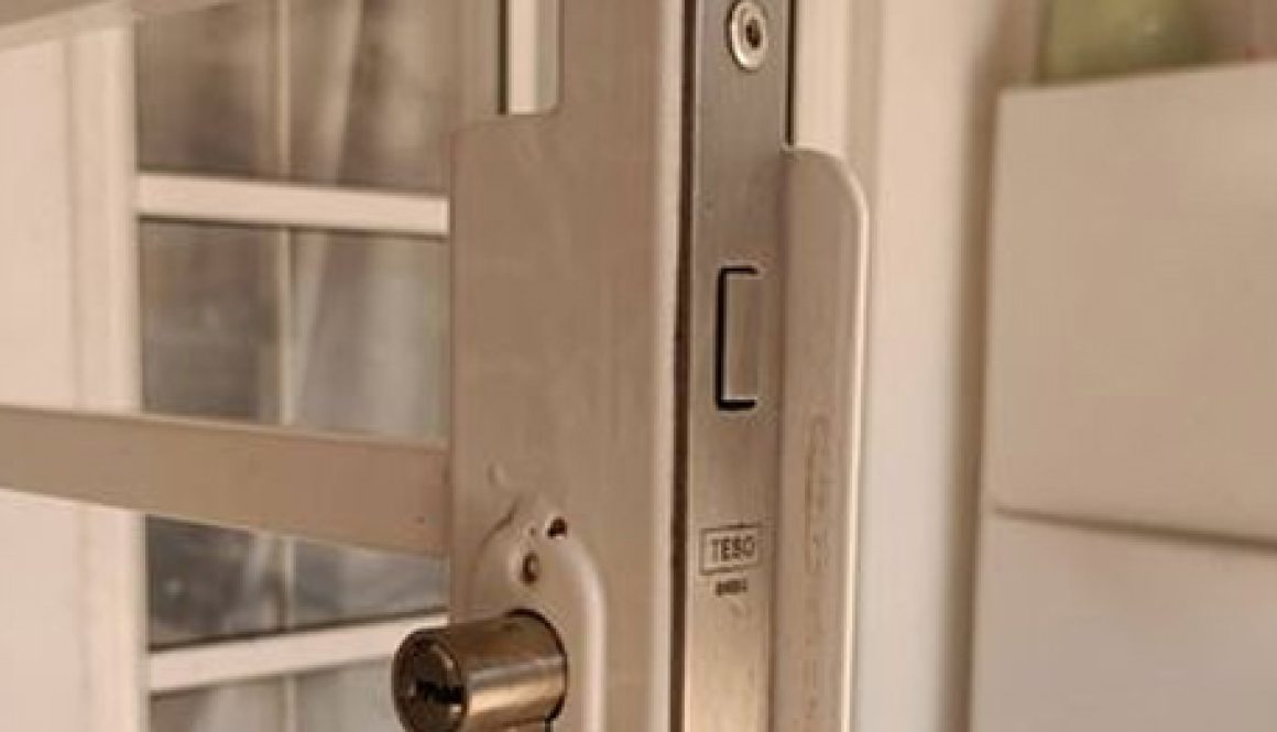 locksmith-singapore-holland-villa