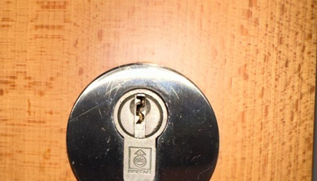 safe-locksmith-singapore2
