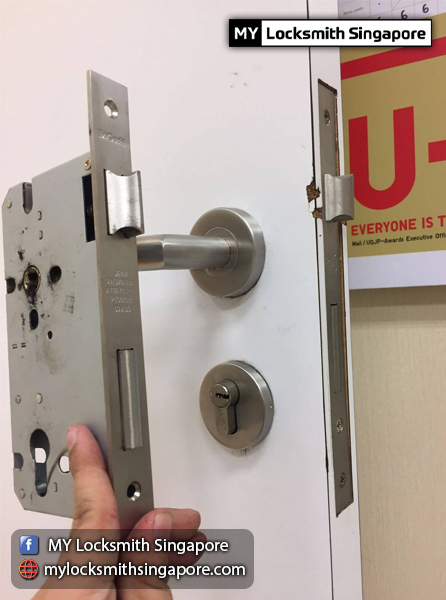 singapore-locksmith-luggage